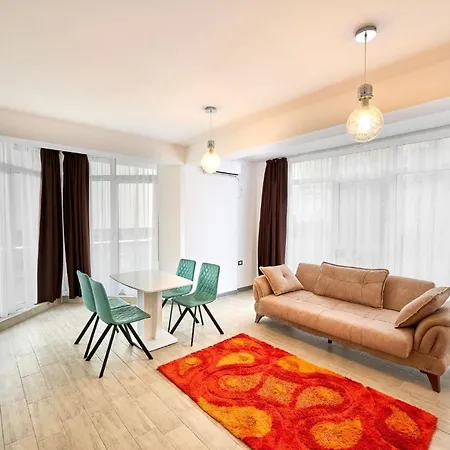 Fancy In N Pool Mamaia