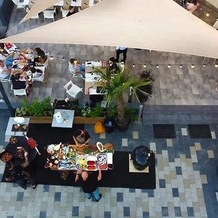 Fancy In N Pool Mamaia