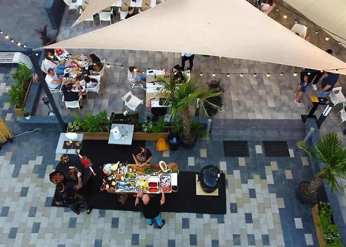 Fancy In N Pool مامايا