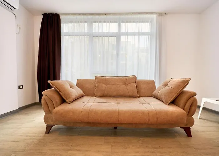 Fancy In N Pool مامايا